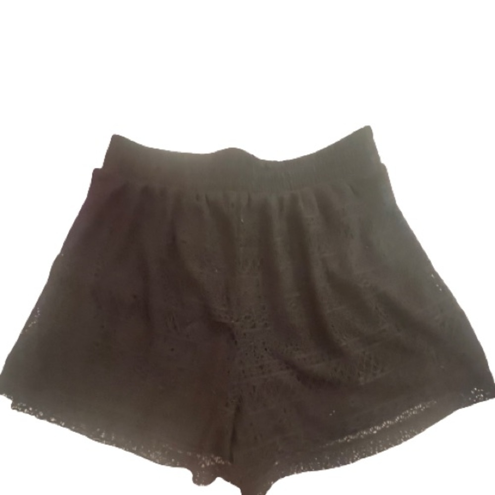 Freebies- Black Eyelet Lace Pleated Front Dressy Shorts. Size: small
